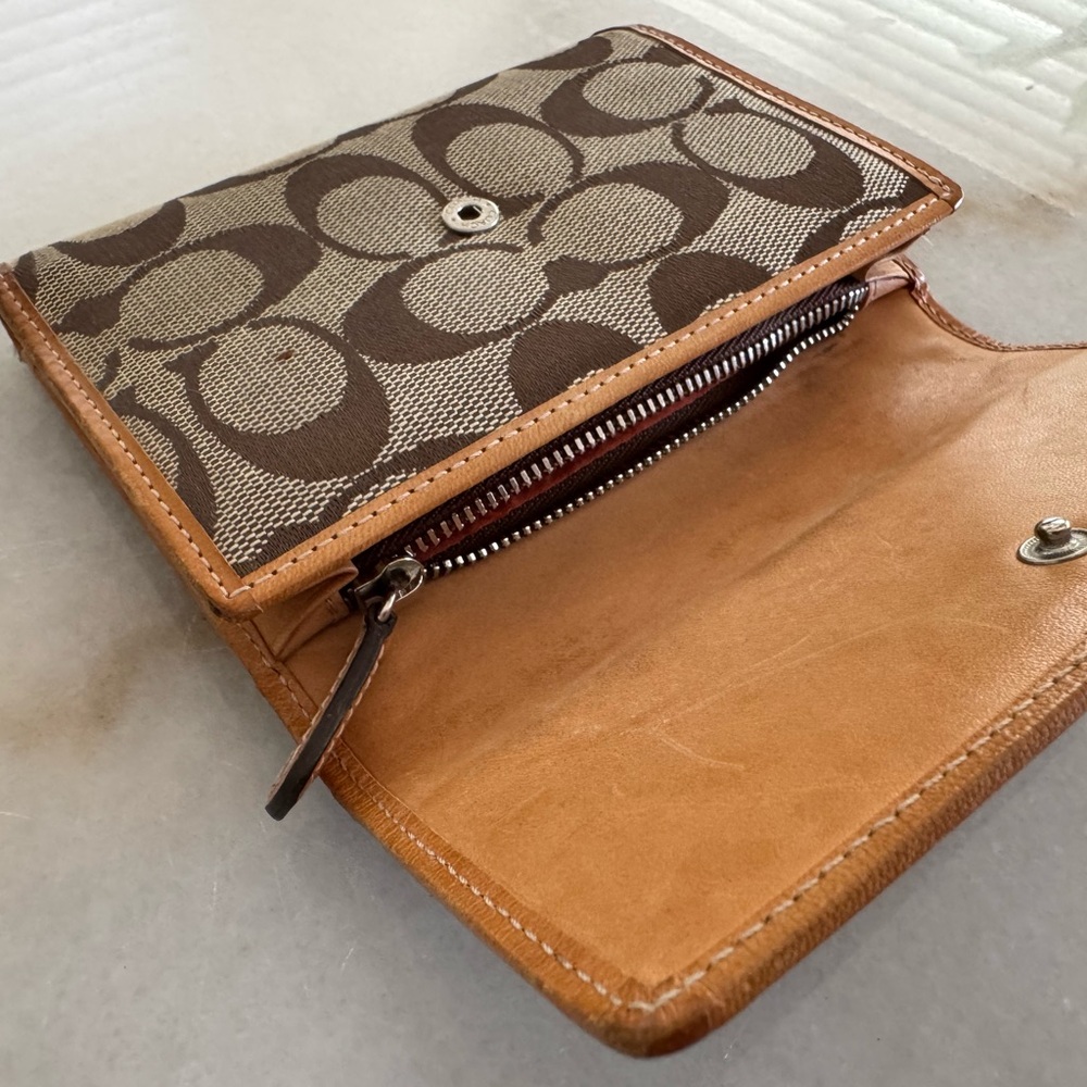 Vintage Coach Signature Brown and Tan Trifold Wallet - Picture 8 of 10
